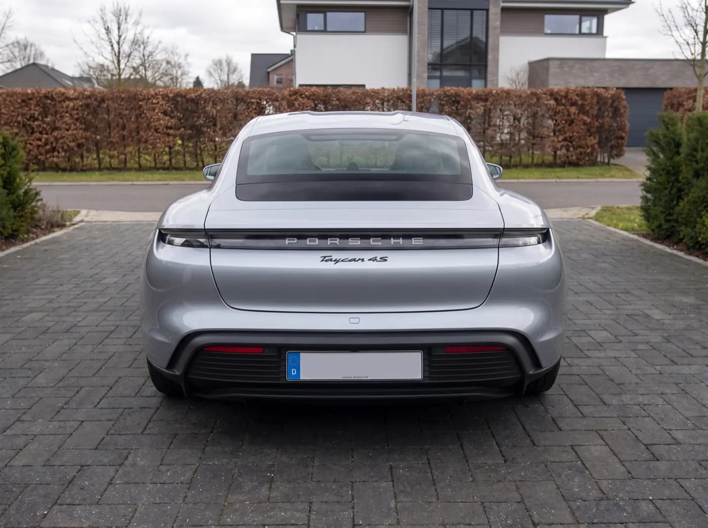 Guided capture β straight-on rear